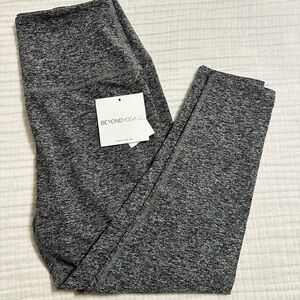 Beyond Yoga Cropped Space Dye Leggings Size XL